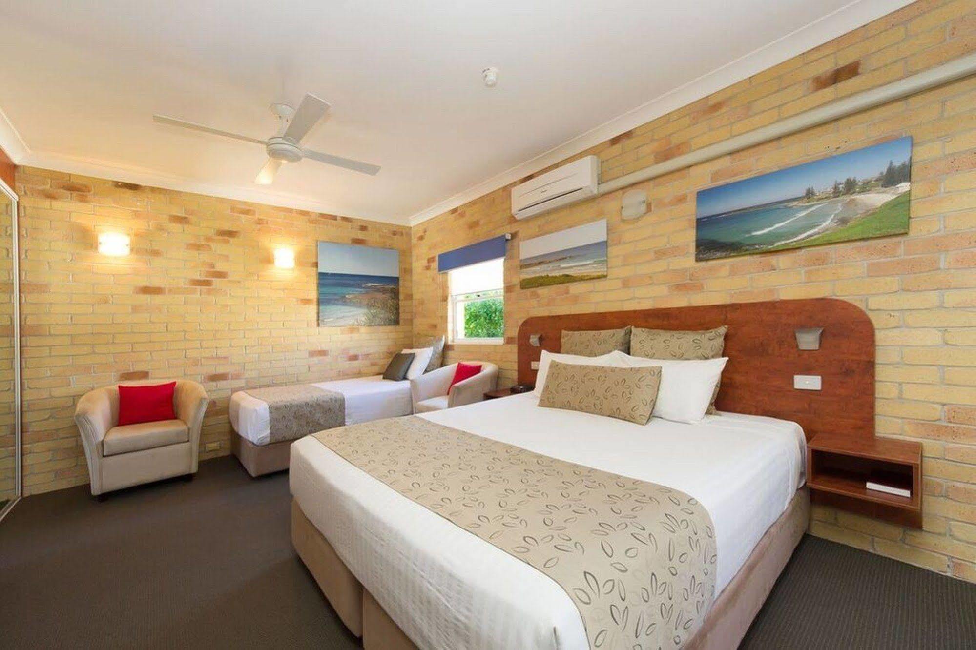 Yamba Beach Motel ภายนอก รูปภาพ