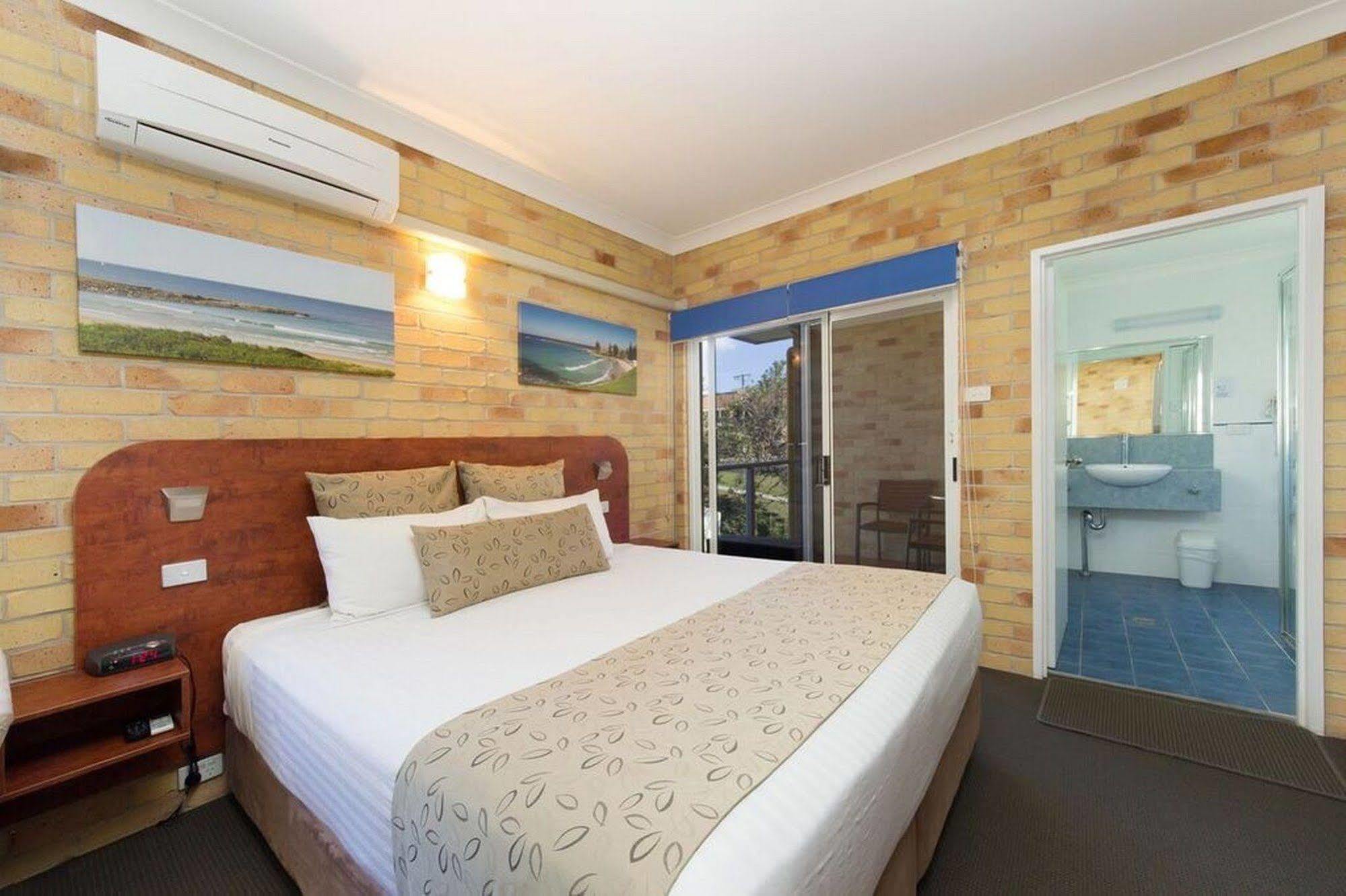 Yamba Beach Motel ภายนอก รูปภาพ
